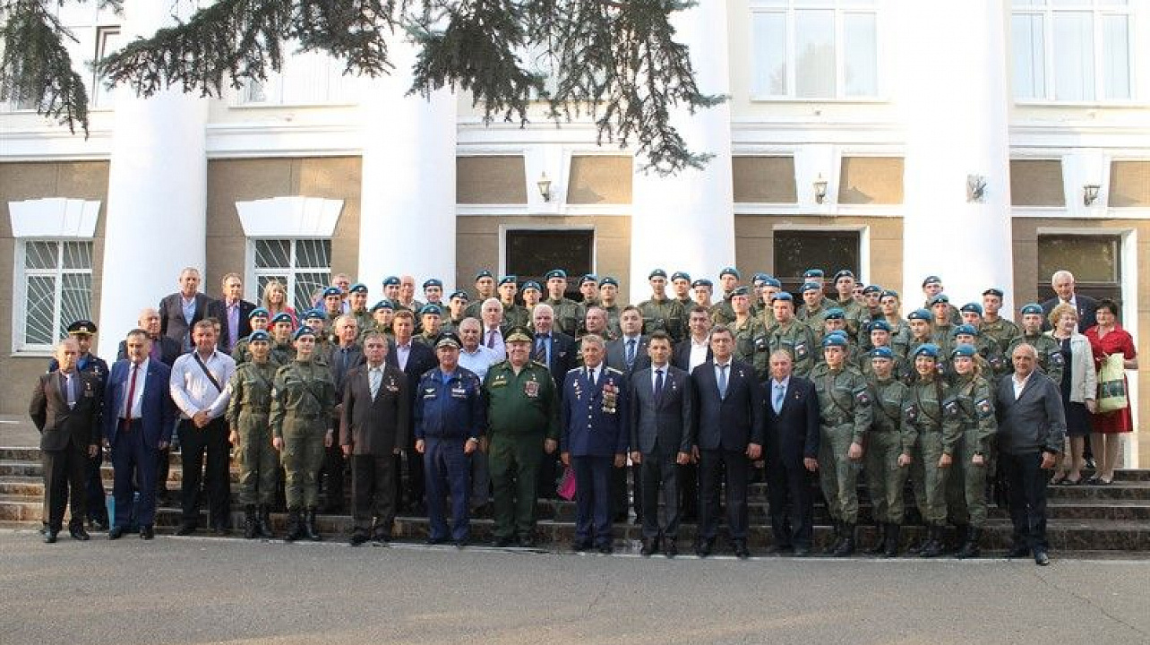 Военно-исторический урок мужества с курсантами КВВАУЛ.jpg