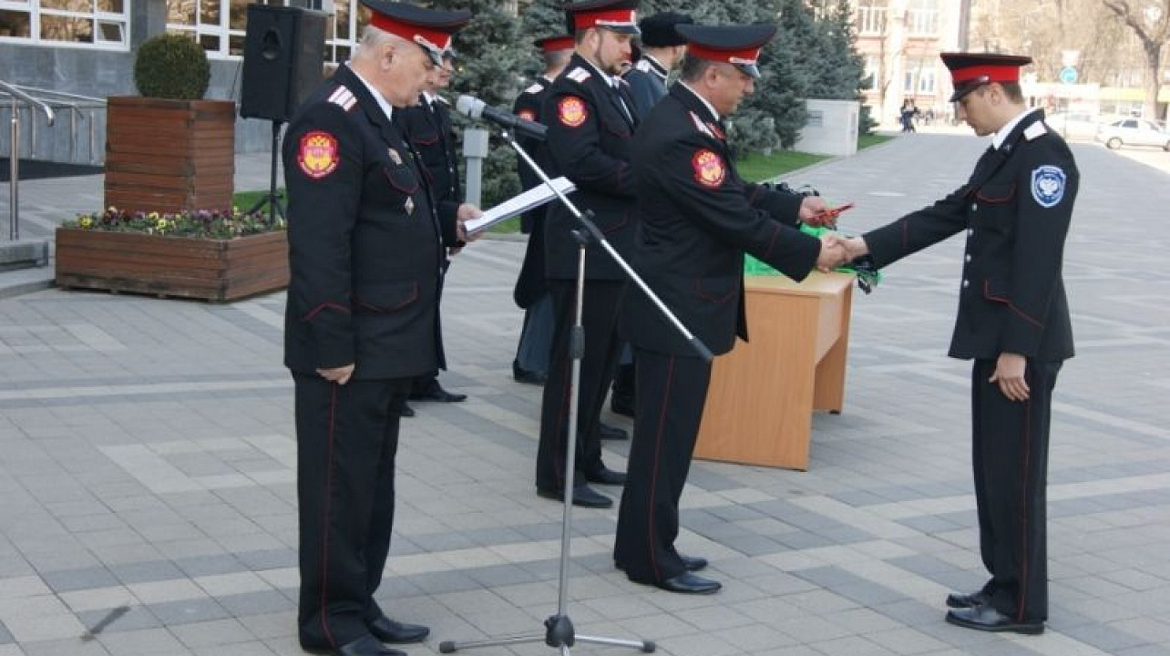 Смотр казаков-дружинников