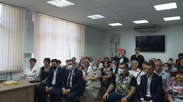 Сегодня в администрации Прикубанского округа поздравили с Днём России  активистов-общественников