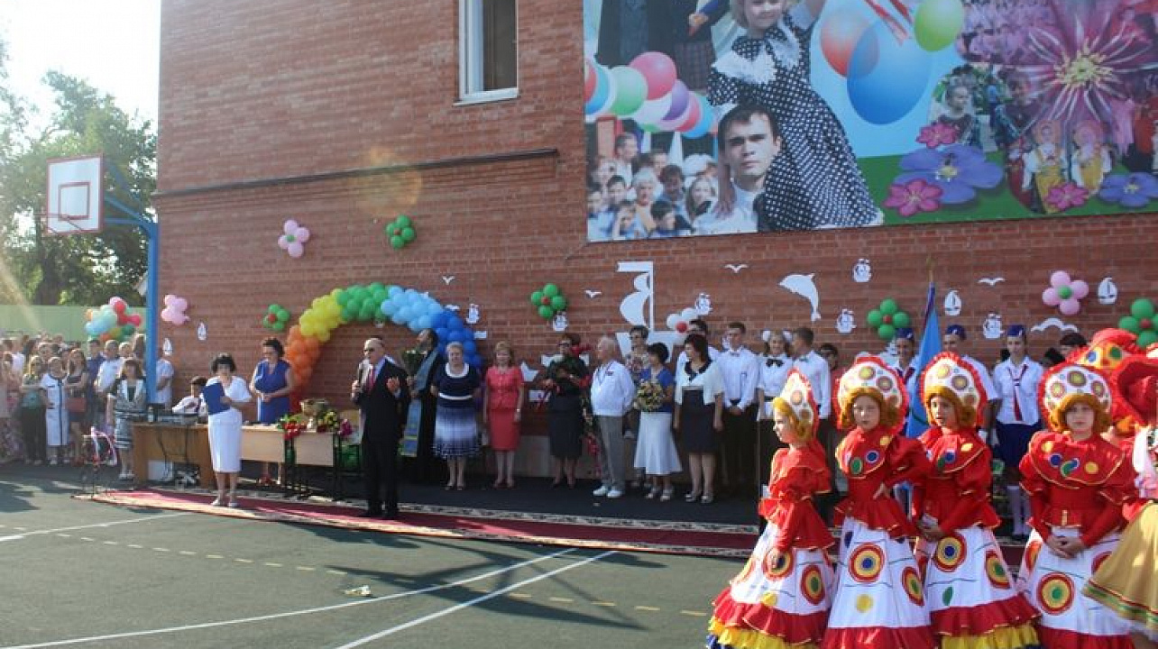 В школах Центрального округа прозвенел первый звонок