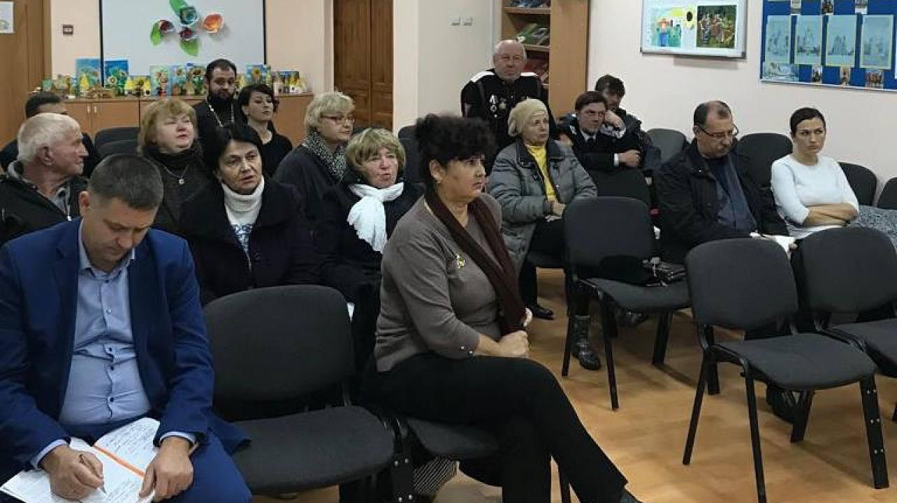 Сегодня глава администрации Прикубанского округа обсудил проблемы хуторов Копанского, Черники, Восточный, Новый и посёлка Краснолит с жителями этих населённых пунктов