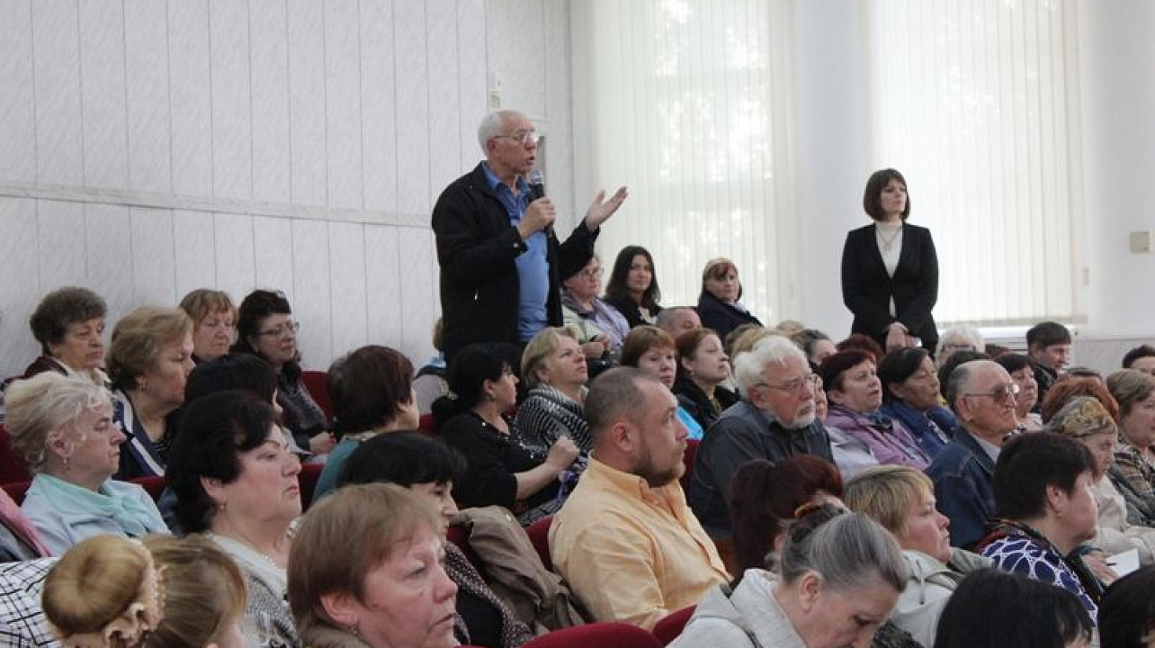 Глава города Краснодара Владимир Евланов встретился с председателями органов ТОС Центрального округа