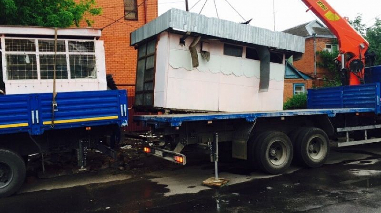 Западный округ ликвидирует неблагоустроенные объекты торговли