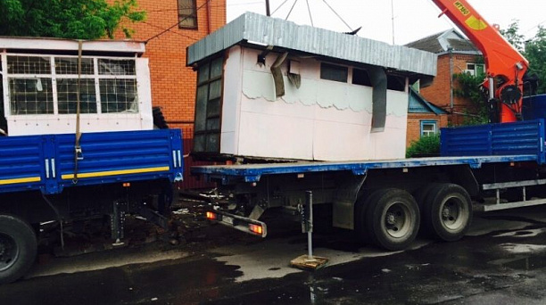 Западный округ ликвидирует неблагоустроенные объекты торговли