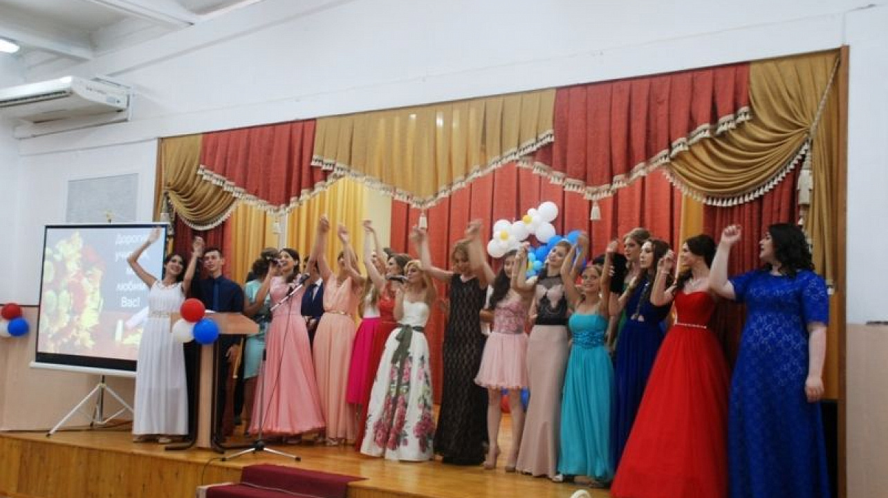 Выпускники Западного  отметили окончание школы