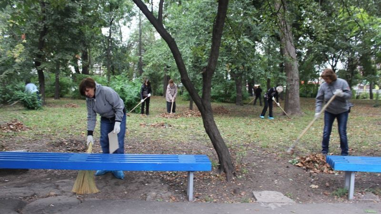 Жители Центрального округа приняли участие в общегородском субботнике