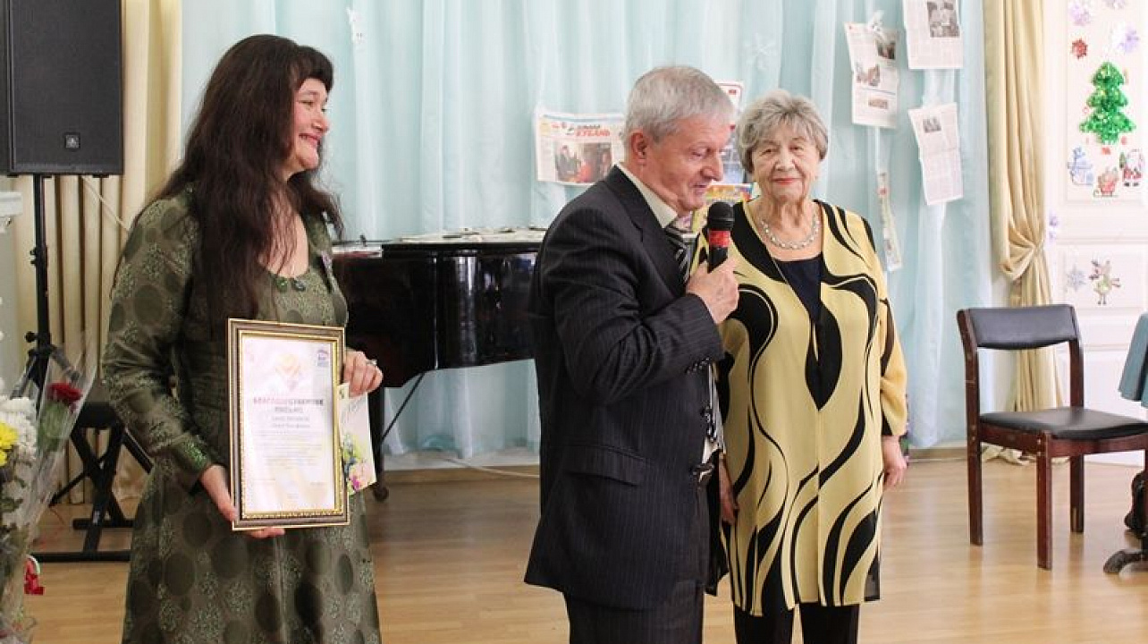 Председателю общественной организации защитников и блокадников Ленинграда Центрального округа Лидии Хямеляниной исполнилось 85 лет