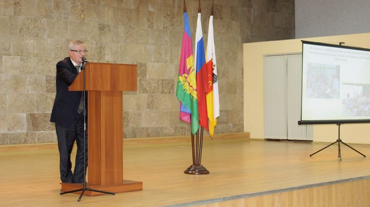 епутаты Законодательного Собрания Краснодарского края и городской Думы Краснодара отчитались перед жителями Центрального округа