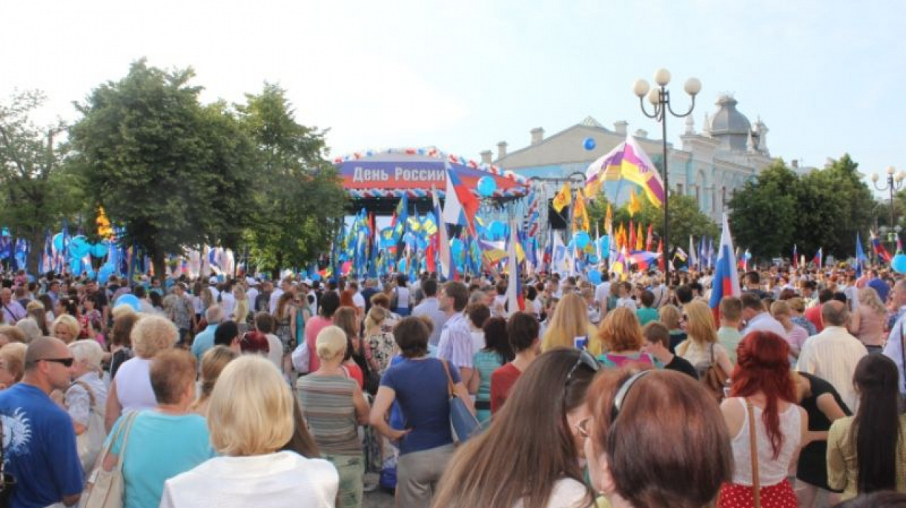 Жители Центрального округа приняли участие в праздновании Дня России