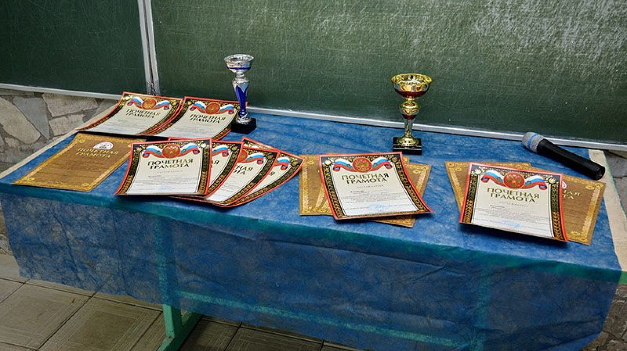 В стрелковом тире на базе 80-й школы состоялся III открытый кубок «Снайпер-2015» по стрельбе из пневматической винтовки