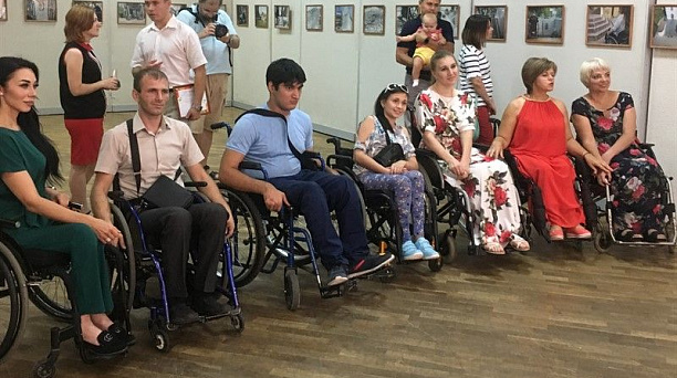 Особенная выставка прошла в Краснодаре по инициативе благотворительной организации «Добрый-Юг»
