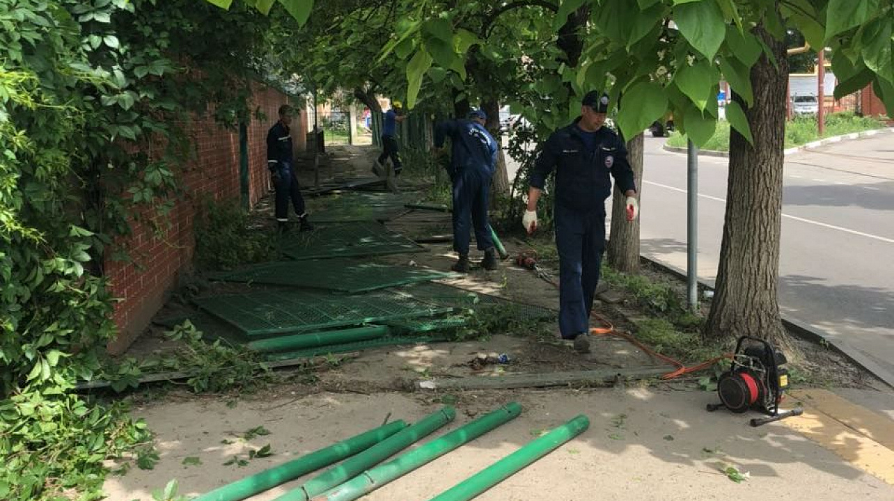 В Западном округе проводятся работы по комплексному благоустройству территории