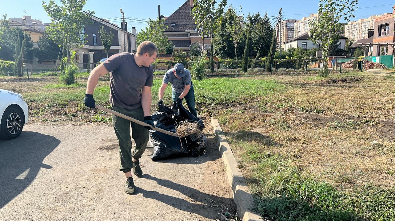 Общегородской субботник прошёл в Прикубанском округе