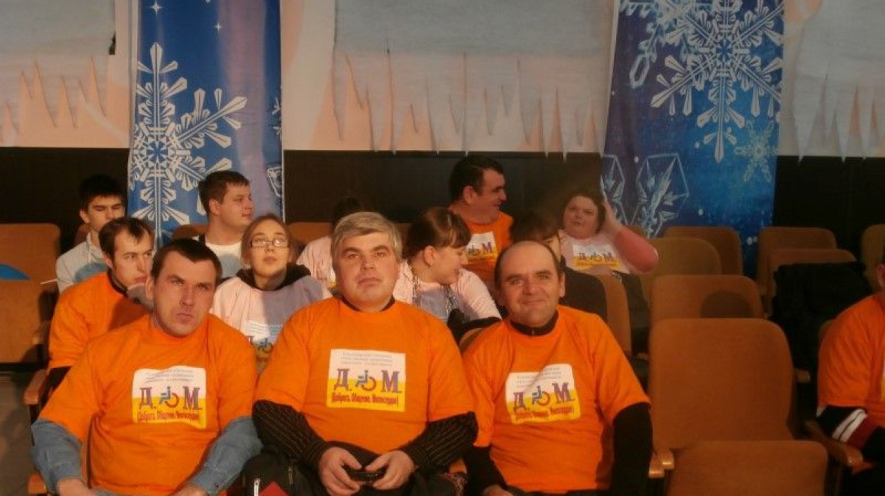 В Краснодаре прошел первый особенный бал (4).JPG