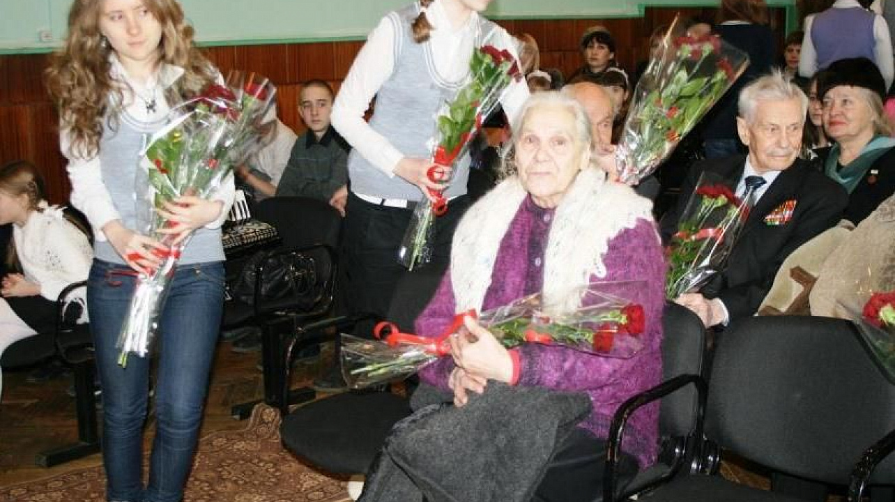 В Прикубанском округе поздравили ветеранов-блокадников с годовщиной снятия блокады Ленинграда