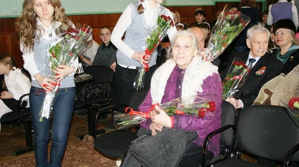 В Прикубанском округе поздравили ветеранов-блокадников с годовщиной снятия блокады Ленинграда