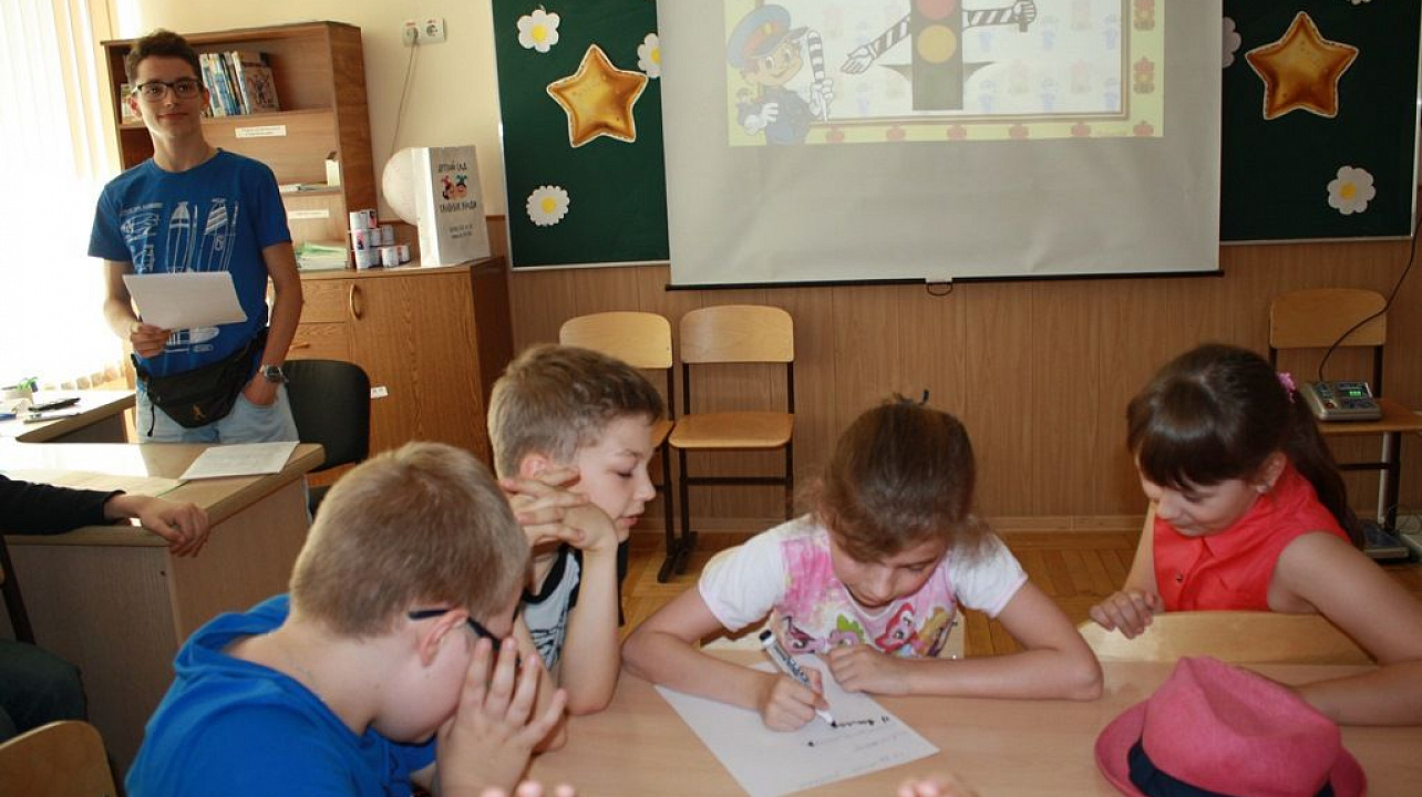 Гимназисты Западного округа повторили правила дорожного движения