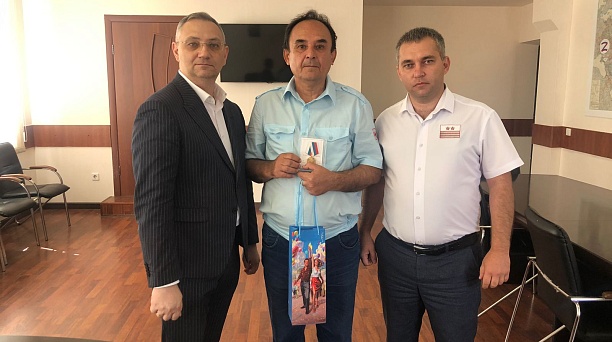 Сегодня участнику строительства Байкало-Амурской магистрали Павлу Владимировичу Пилипенко вручили юбилейную медаль