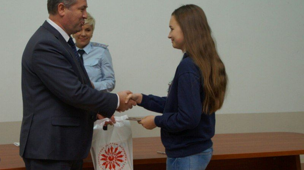 Юным жителям Центрального округа вручили первые паспорта