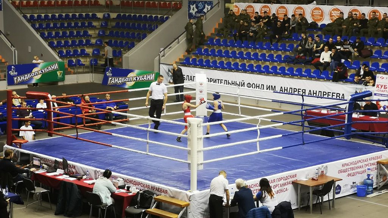 В Западном округе проходит турнир по боксу