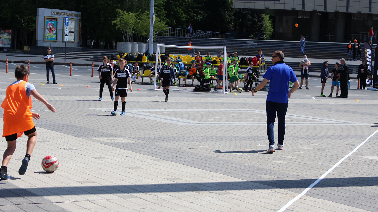 В Краснодаре определили победителей весеннего турнира по мини-футболу