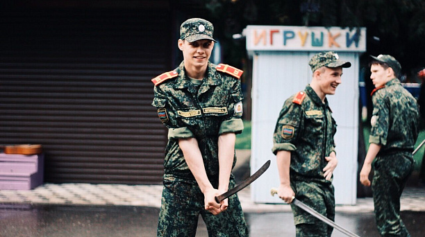 В парке Победы прошли военно-патриотические игры «Тропой партизан»