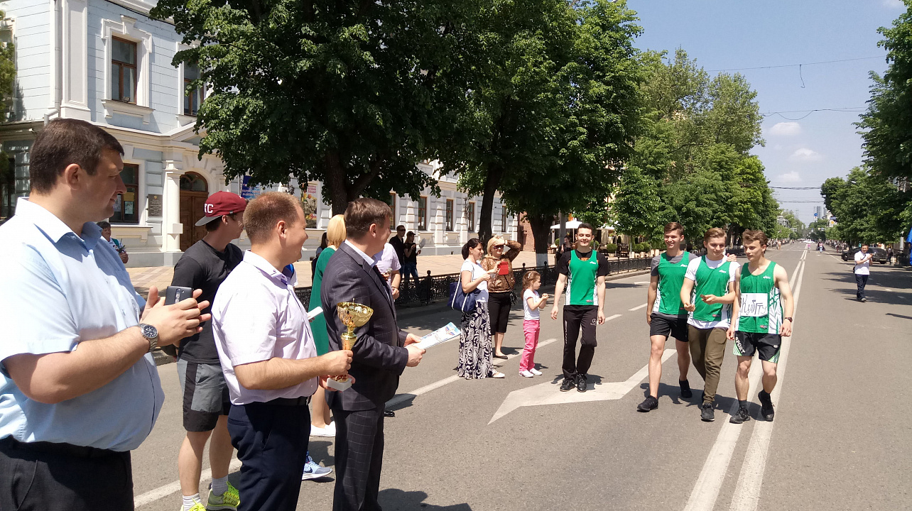 В Краснодаре прошла Всекубанская эстафета «Спортсмены Кубани — в ознаменование Победы в Великой Отечественной войне 1941–1945 годов»