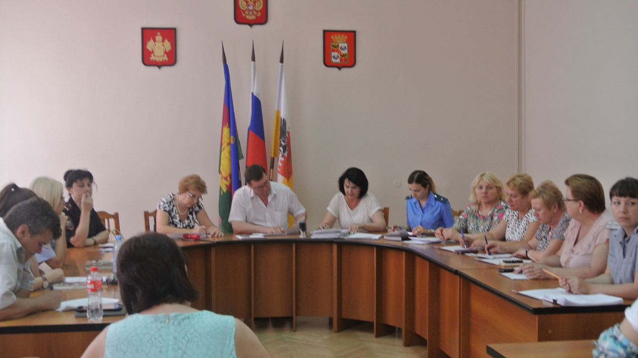Заседание комиссии по делам несовершеннолетних