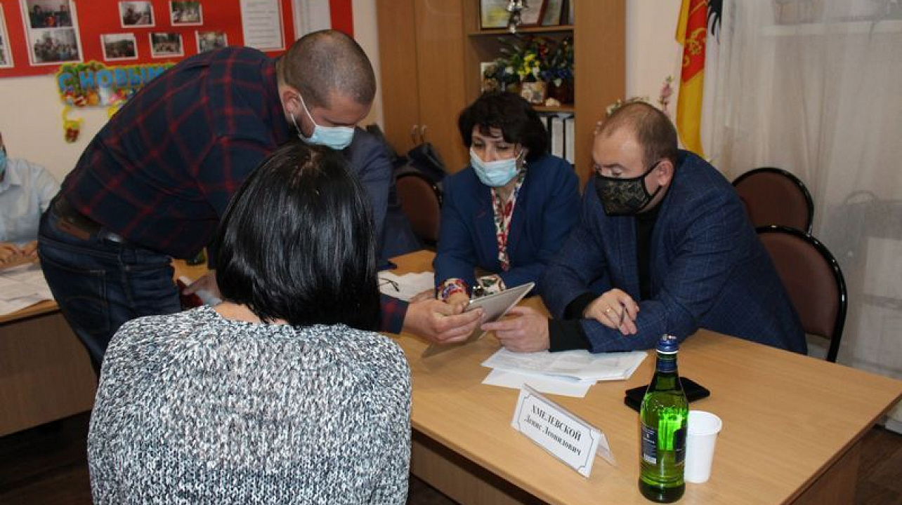 Глава администрации Центрального округа Елена Малова провела приём руководителей органов ТОС