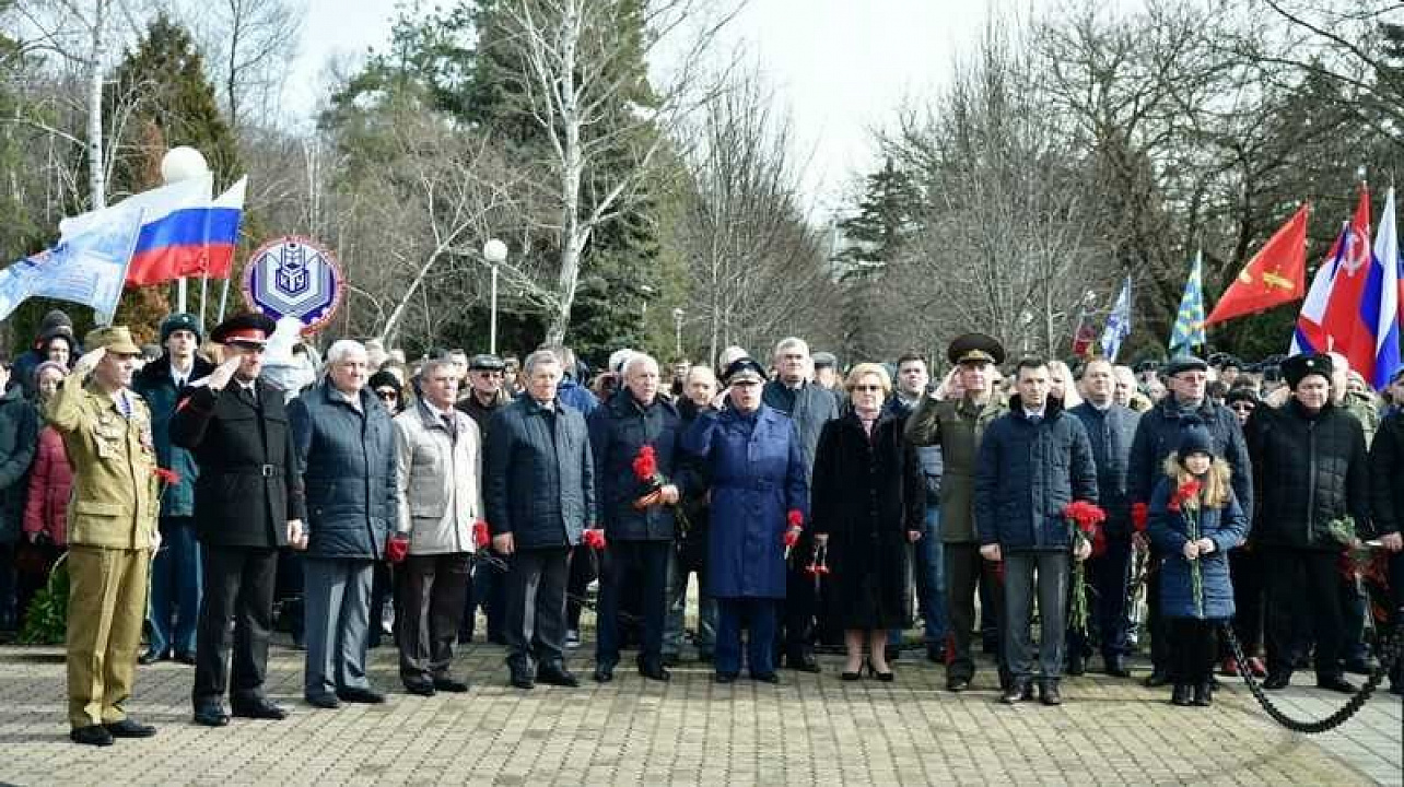 В Краснодаре состоялось торжественное мероприятия, посвященное Дню памяти о россиянах, исполнявших служебный долг за пределами отечества.jpg