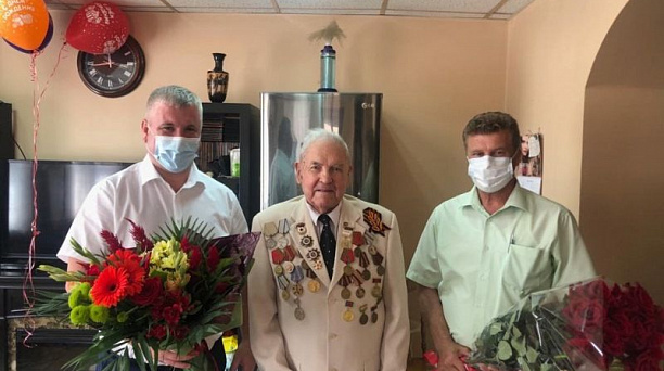 В Западном округе своё 98-летие отмечает ветеран Дмитрий Никитович Шлыков