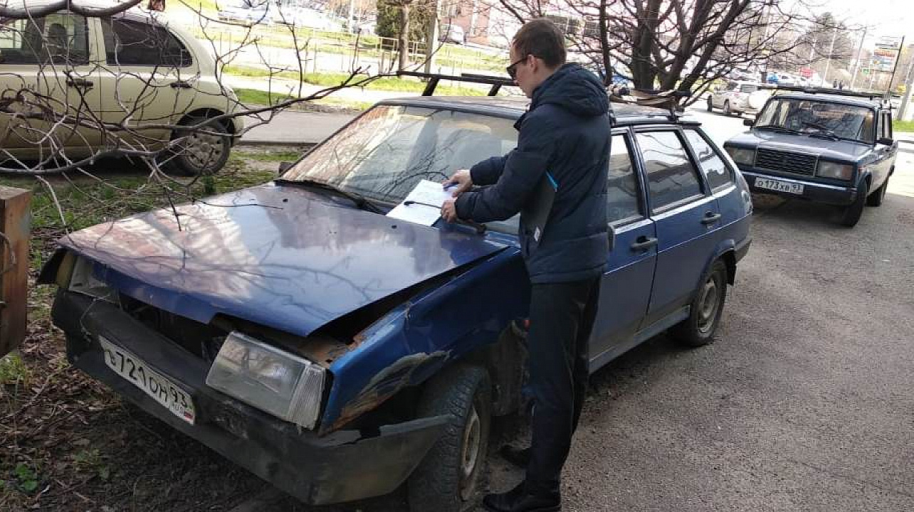 В Западном округе прошел очередной рейд по выявлению брошенного автотранспорта