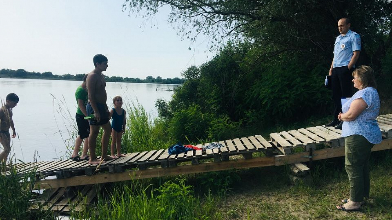 В Елизаветинском сельском округе пресекли купание в запрещённом месте