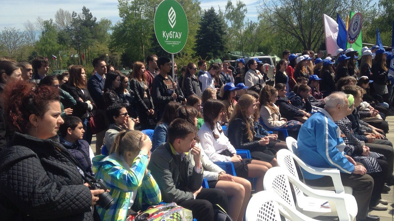 20 школьникам Прикубанского округа вручили паспорта граждан России