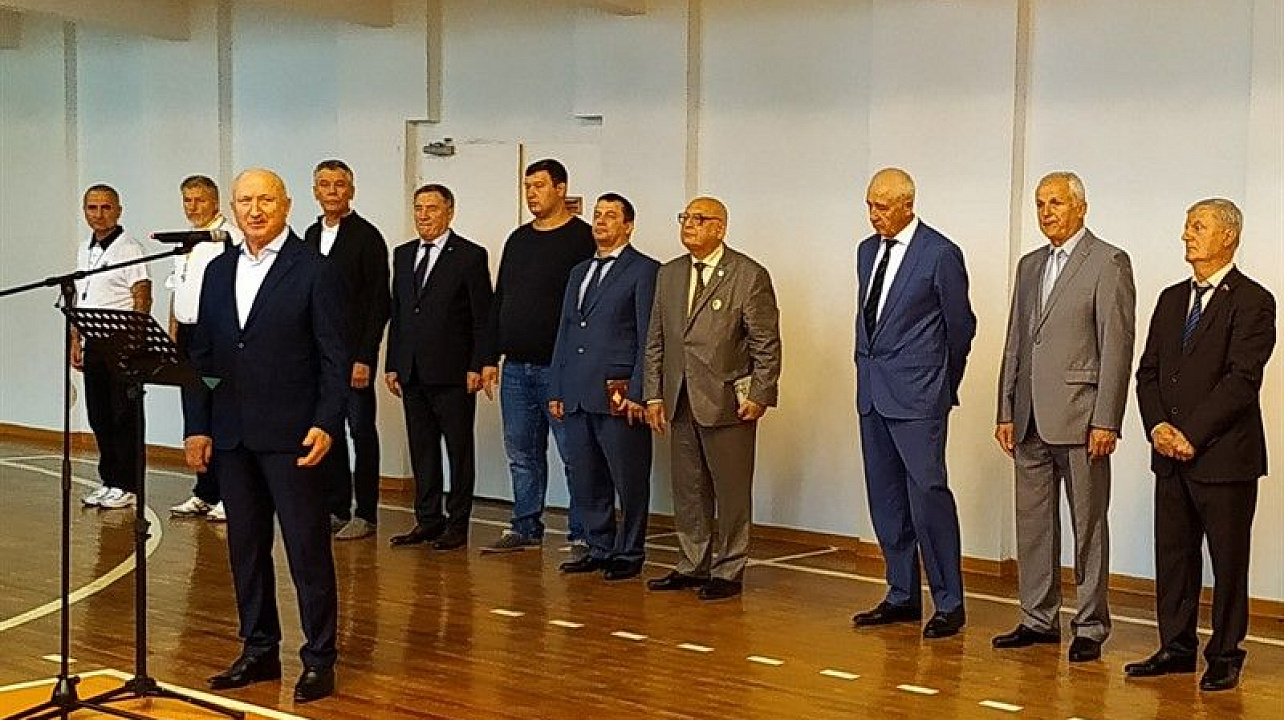 В Краснодаре состоялся турнир по волейболу, посвященный Дню сотрудника органов внутренних дел.jpg
