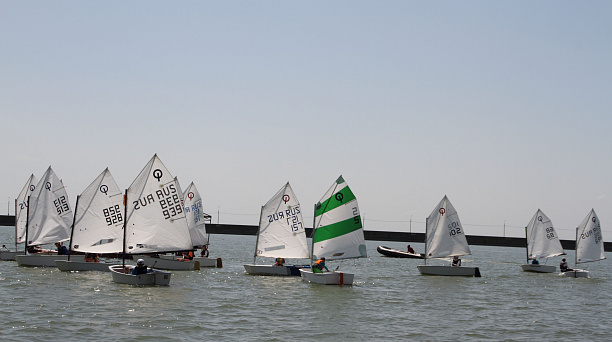 В акватории Краснодарского водохранилища прошли соревнования ко Дню ВМФ