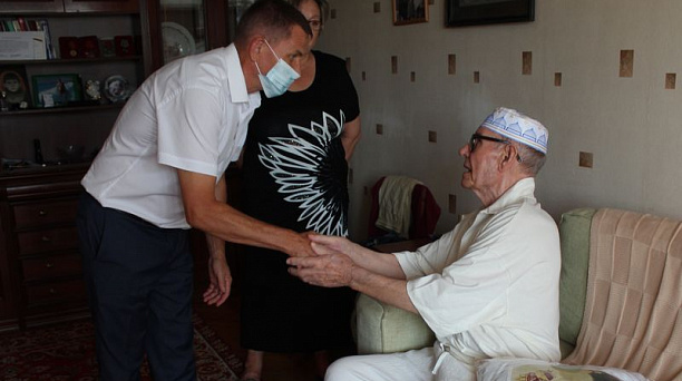 Труженику тыла Маулету Хасанзановичу Сулейманову исполнилось 90 лет