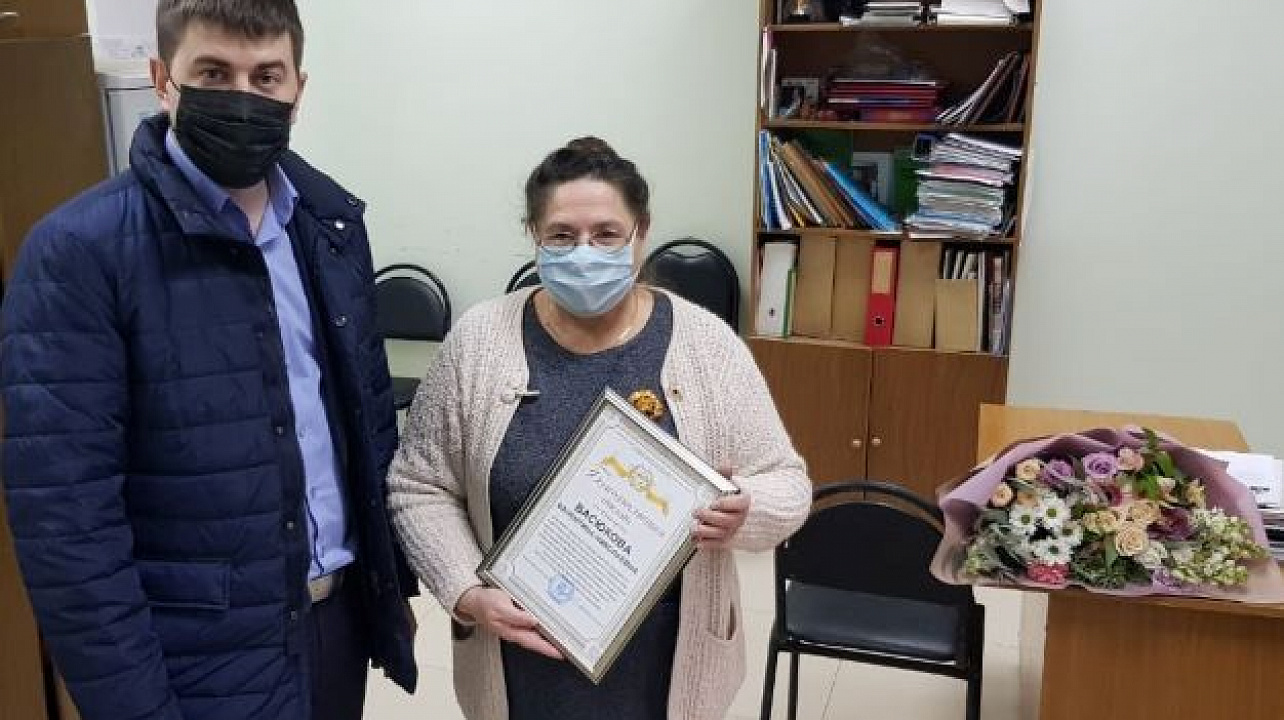 В Западном округе с днем рождения поздравили руководителя общественной организации_.jpeg