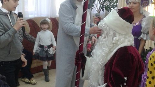 Дом культуры Западного округа порадовал новогодним представлением детей из социально-реабилитационного центра