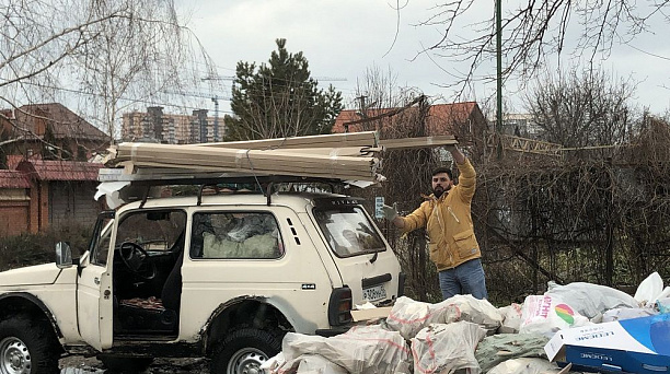 Владелец «Нивы» за выброшенный мусор на ул. Брянской в Краснодаре заплатит штраф