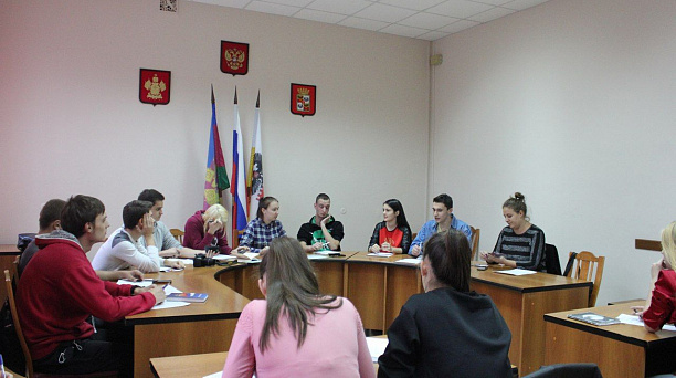 В Западном округе молодёжный Совет организовал и провёл круглый стол