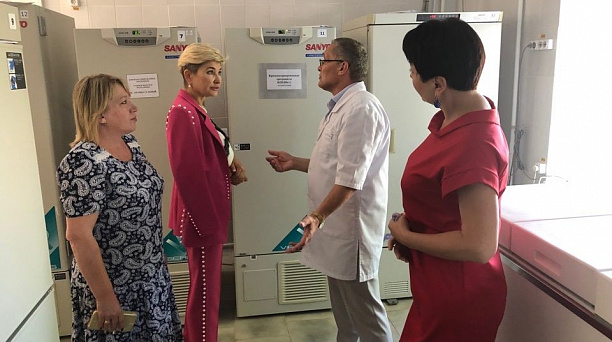 Депутат городской Думы Краснодара Галина Ермакова во Всемирный день донора организовала акцию по сдаче донорской крови