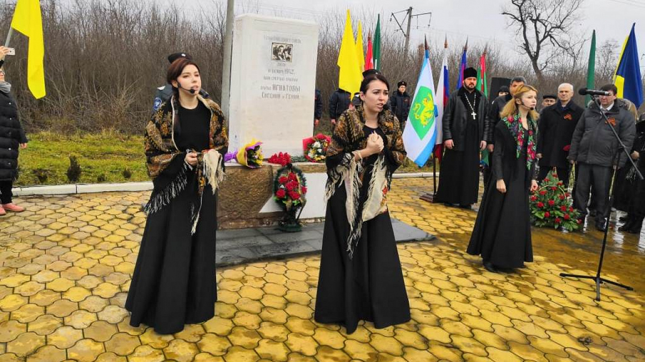 Делегация Западного округа посетила мемориал братьям Игнатовым  в  Северском районе