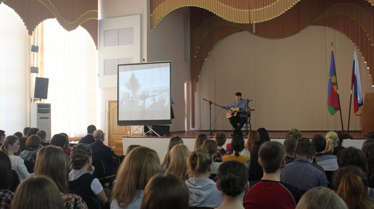 Краснодарский торгово-экономический колледж вступил в патриотическую тридцатидневку