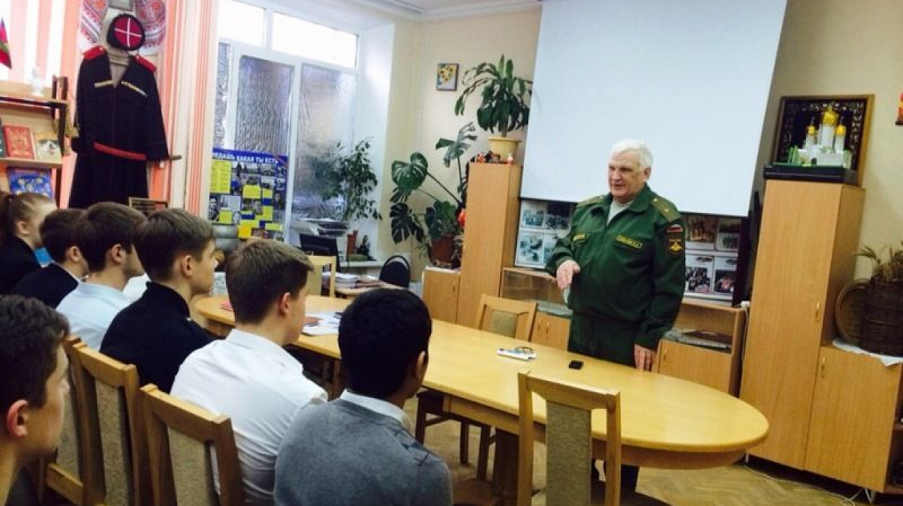 В гимназии № 3 прошла встреча с ветераном ВОВ