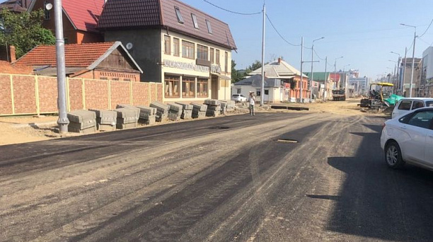 Стартовали работы по асфальтированию ул. им. Тургенева в Краснодаре после капитального ремонта