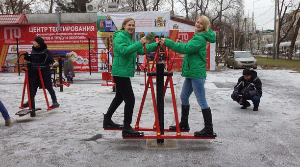 Молодёжный совет Западного округа принял участие в открытии воркаут-площадки