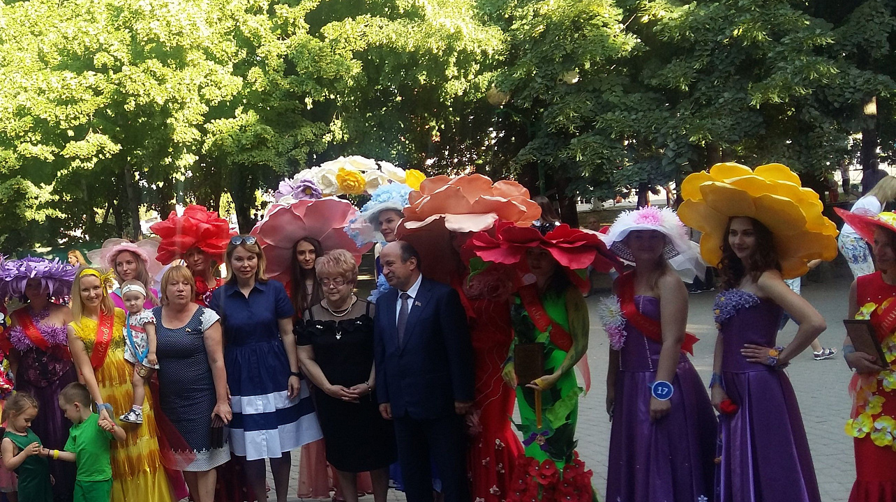 «Детства яркая планета» - театрализованное представление для жителей Прикубанского округа