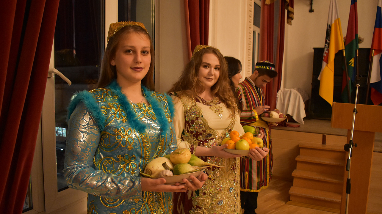 В Краснодаре отметили таджикский праздник «Мехргон» (10).JPG