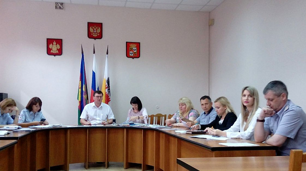 В администрации Западного округа состоялось очередное заседание комиссии по делам несовершеннолетних